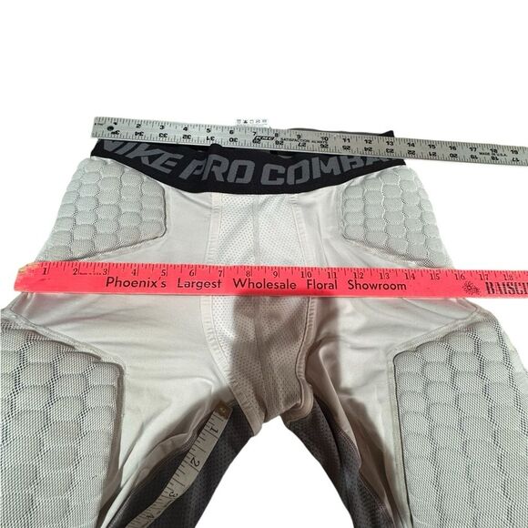 Nike Pro Combat Light Grey Padded Football Short, size M. - Picture 4 of 6